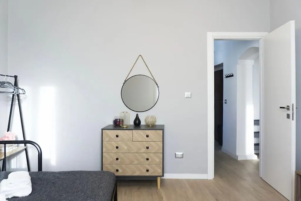 Sweet And Modern Apartment In Tor Pignattara Rom