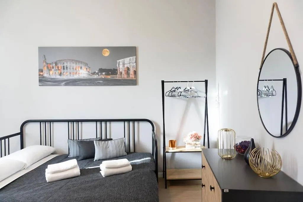 Sweet And Modern Apartment In Tor Pignattara Rom